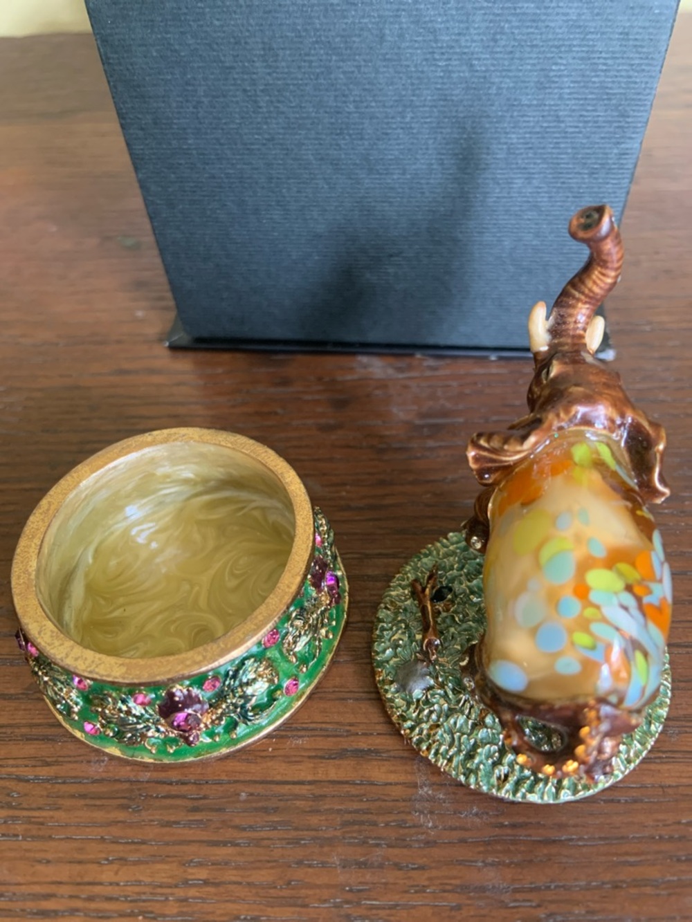 Fitz and Floyd Brown Elephant Trinket Box with Multicolor Glass Back - Picture 5 of 14